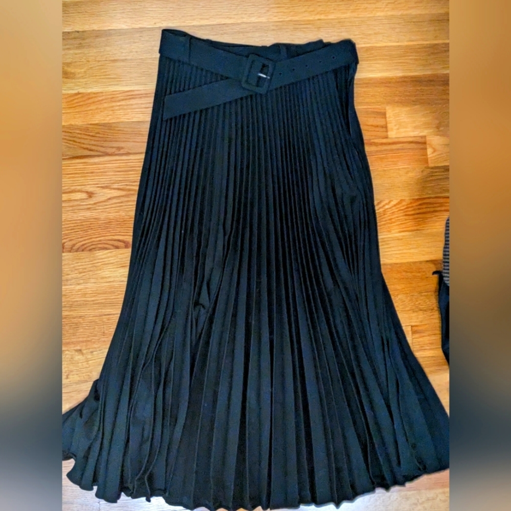 Zara black XS midi skirt only worn once